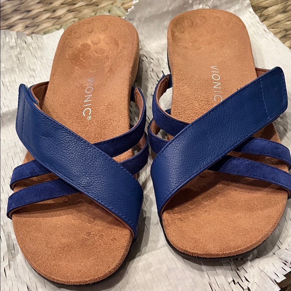 🎉🎉SALE!!!Vionic Women's royal blue Strappy support Sandals